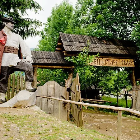Staroe Selo * Kolochava
